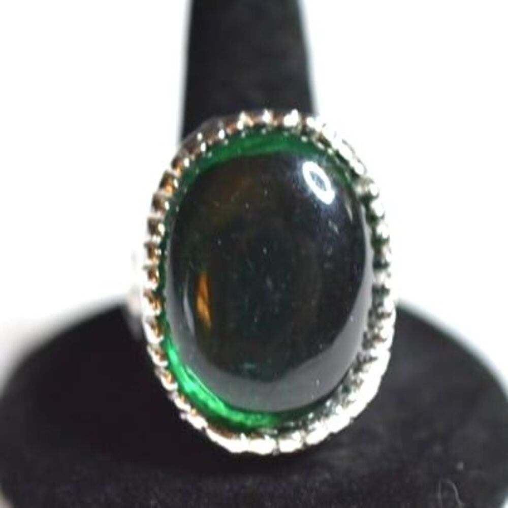 Deep Green Renaissance Silver Tone Engraved Heart Goth Size 9 Unisex Ring